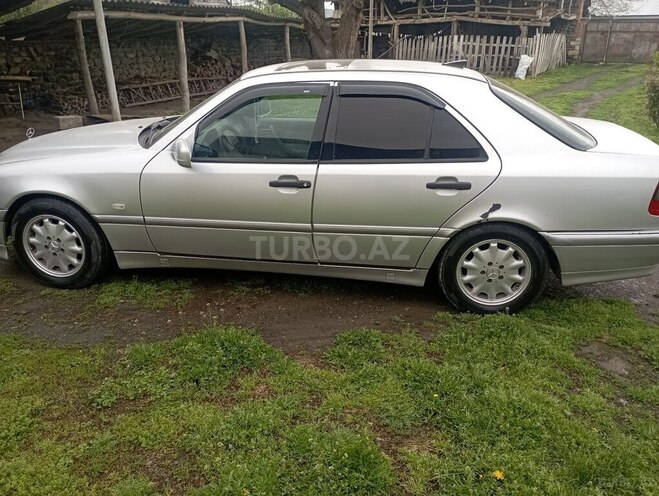 Mercedes C 240 2000, 200,000 km - 2.4 l - Balakən