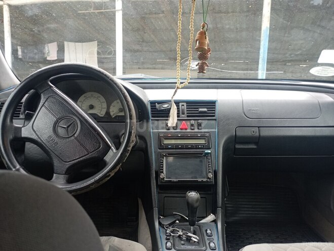 Mercedes C 240 2000, 200,000 km - 2.4 l - Balakən