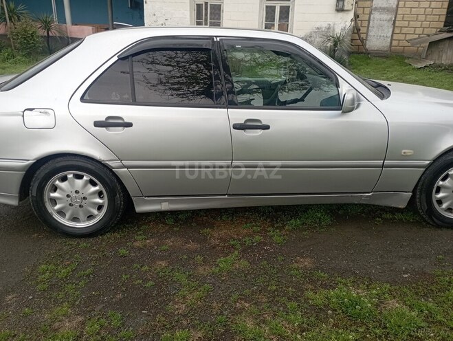 Mercedes C 240 2000, 200,000 km - 2.4 l - Balakən
