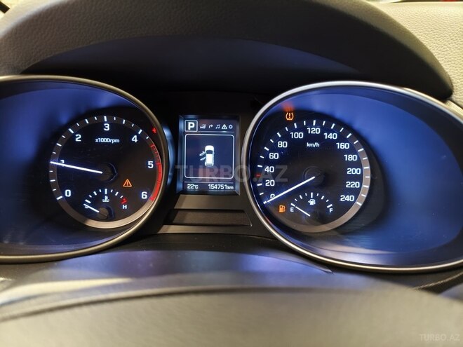 Hyundai Santa Fe-12