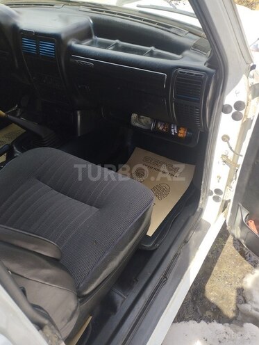 GAZ 3110 2001, 376,000 km - 2.3 l - Qusar