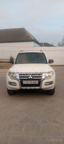 Mitsubishi Pajero 2007, 439,444 km - 3.0 l - Qobustan