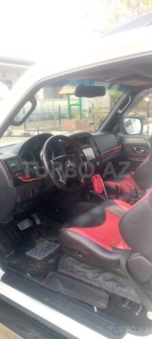Mitsubishi Pajero 2007, 439,444 km - 3.0 l - Qobustan