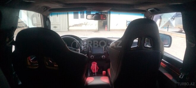 Mitsubishi Pajero 2007, 439,444 km - 3.0 l - Qobustan