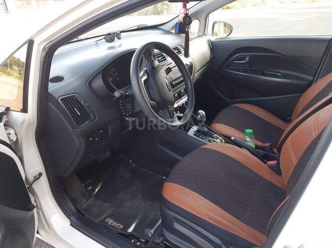 Kia Rio 2015, 232,000 km - 1.6 l - Bakı