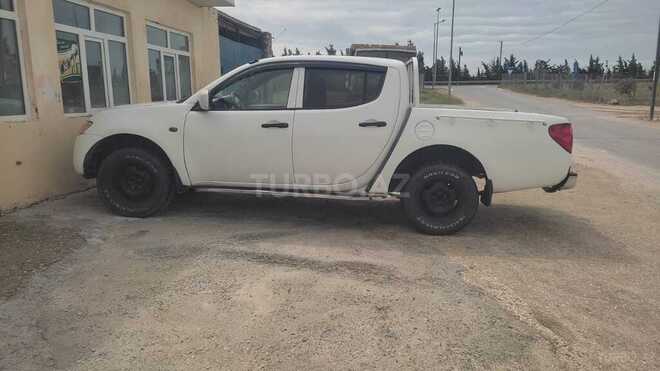 Mitsubishi L200 2007, 240,000 km - 2.4 l - Bakı