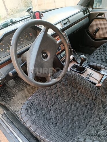 Mercedes E 230 1990, 423,000 km - 2.3 l - Bakı