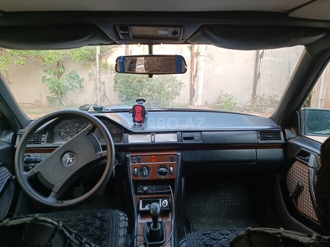 Mercedes E 230 1990, 423,000 km - 2.3 l - Bakı