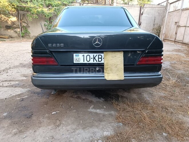Mercedes E 230 1990, 423,000 km - 2.3 l - Bakı