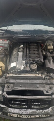 BMW 320 1992, 257,379 km - 2.0 л - Qax