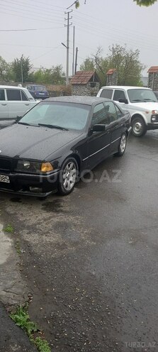 BMW 320 1992, 257,379 km - 2.0 л - Qax