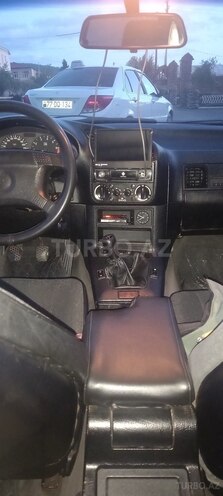 BMW 320 1992, 257,379 km - 2.0 л - Qax