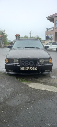 BMW 320 1992, 257,379 km - 2.0 л - Qax