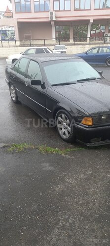 BMW 320 1992, 257,379 km - 2.0 л - Qax