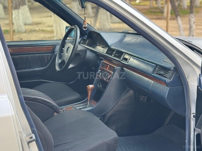 Mercedes E 230 1993, 258,741 km - 2.3 l - Sumqayıt