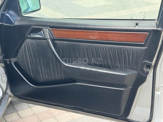 Mercedes E 230 1993, 258,741 km - 2.3 l - Sumqayıt