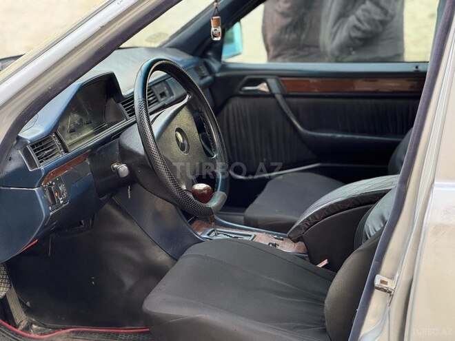 Mercedes E 230 1993, 258,741 km - 2.3 l - Sumqayıt