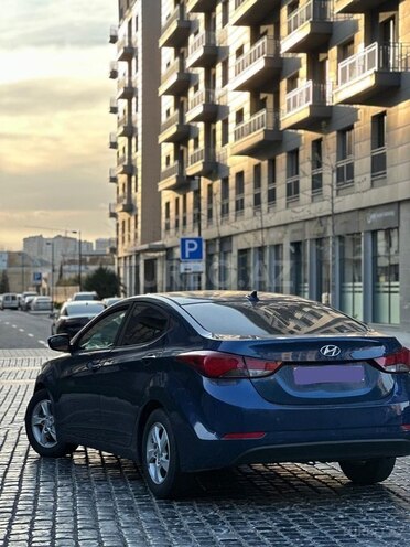 Hyundai Elantra 2015, 214,043 km - 1.8 л - Bakı