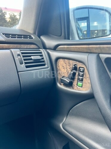 Mercedes E 320 2000, 275,000 km - 3.2 l - Sumqayıt