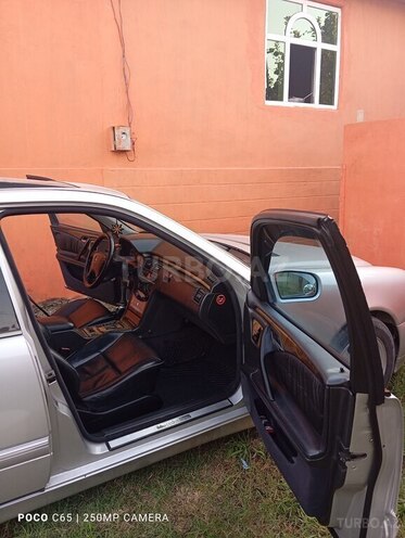 Mercedes E 320 2000, 520,000 km - 3.2 l - Bakı