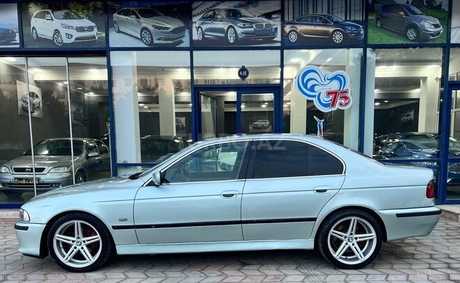 BMW 528 2000, 311,000 km - 2.8 л - Sumqayıt