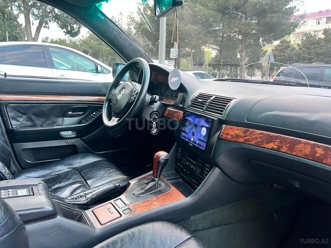 BMW 528 2000, 311,000 km - 2.8 л - Sumqayıt