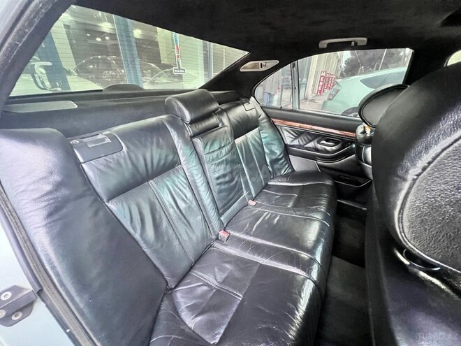 BMW 528 2000, 311,000 km - 2.8 л - Sumqayıt