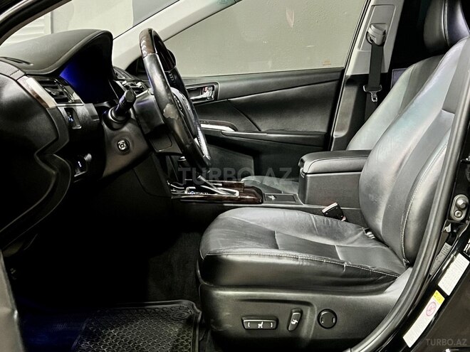 Toyota Camry-14