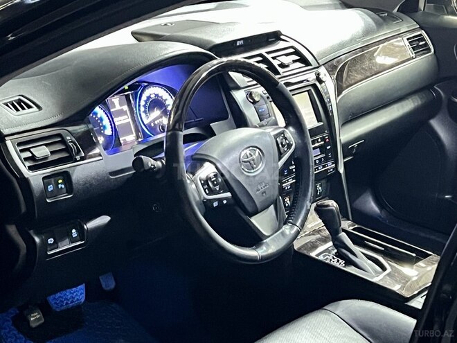 Toyota Camry-16