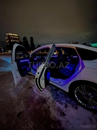 Ford Focus (North America) 2013, 190,000 km - 2.0 л - Bakı