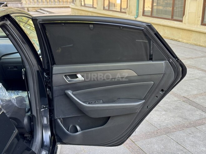 Hyundai Sonata-19
