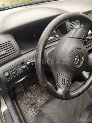 Toyota Corolla 2005, 300,000 km - 1.4 l - Bakı