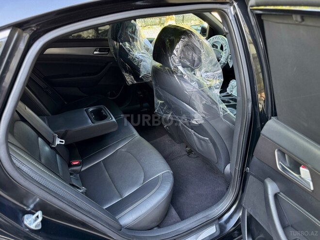 Hyundai Sonata-17