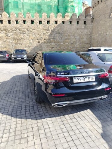 Mercedes E 300 e 2022, 64,405 km - 2.0 л - Bakı