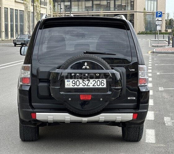 Mitsubishi Pajero 2009, 215,799 km - 3.0 l - Bakı
