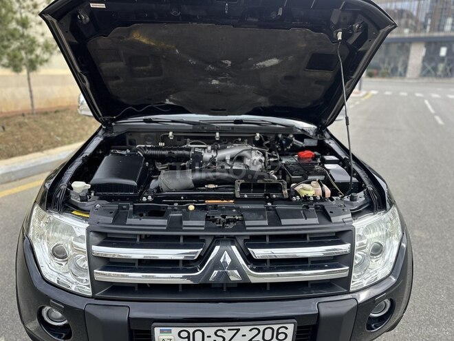 Mitsubishi Pajero 2009, 215,799 km - 3.0 l - Bakı
