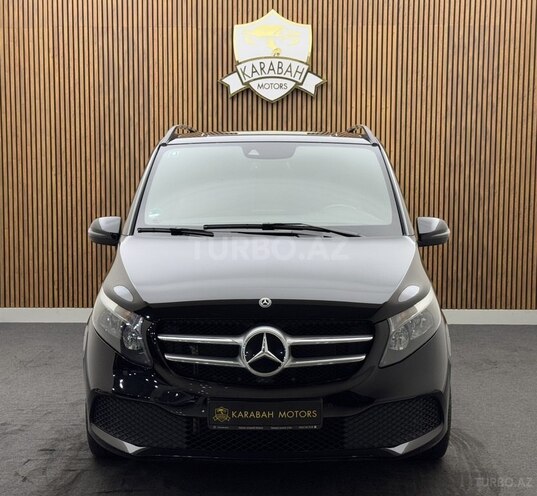 Mercedes V 220-3