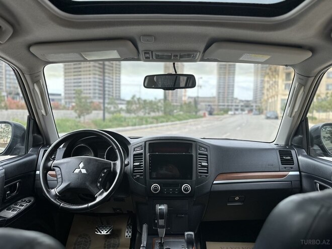 Mitsubishi Pajero 2009, 215,799 km - 3.0 l - Bakı