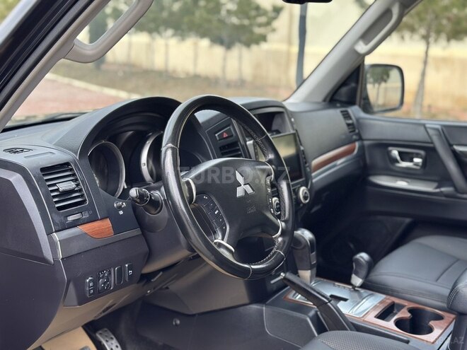 Mitsubishi Pajero 2009, 215,799 km - 3.0 l - Bakı