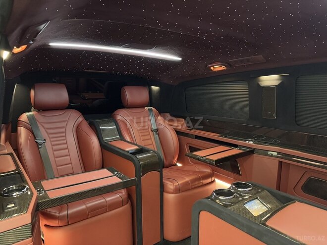 Mercedes V 220-18