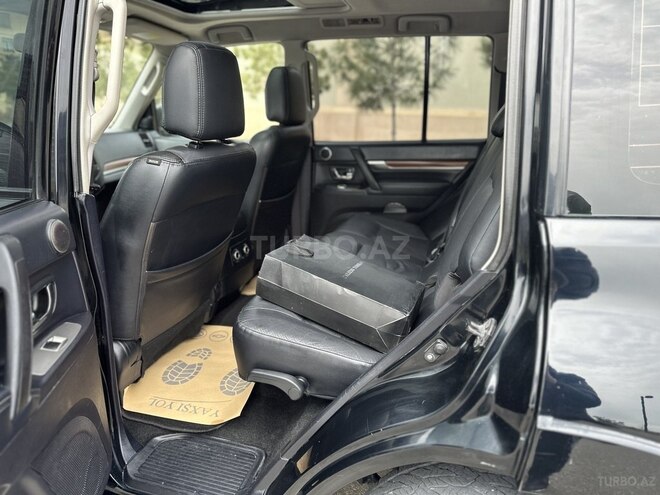 Mitsubishi Pajero 2009, 215,799 km - 3.0 l - Bakı