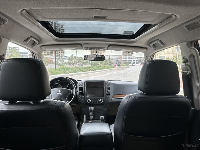 Mitsubishi Pajero 2009, 215,799 km - 3.0 l - Bakı