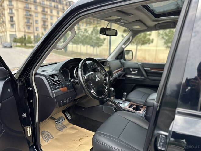 Mitsubishi Pajero 2009, 215,799 km - 3.0 l - Bakı