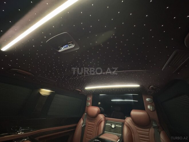 Mercedes V 220-22