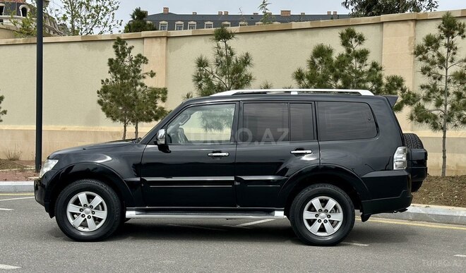 Mitsubishi Pajero 2009, 215,799 km - 3.0 l - Bakı