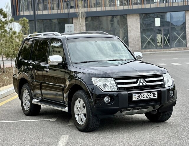 Mitsubishi Pajero 2009, 215,799 km - 3.0 l - Bakı