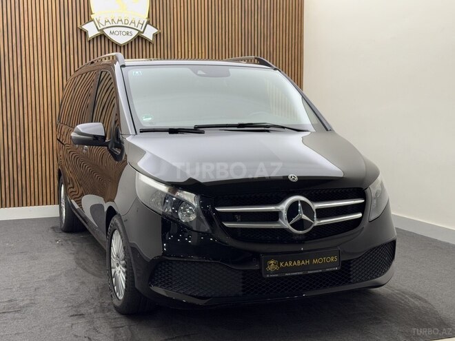 Mercedes V 220-4
