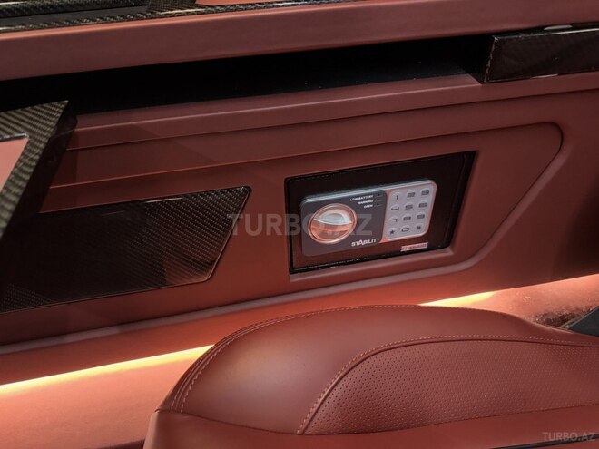 Mercedes V 220-30