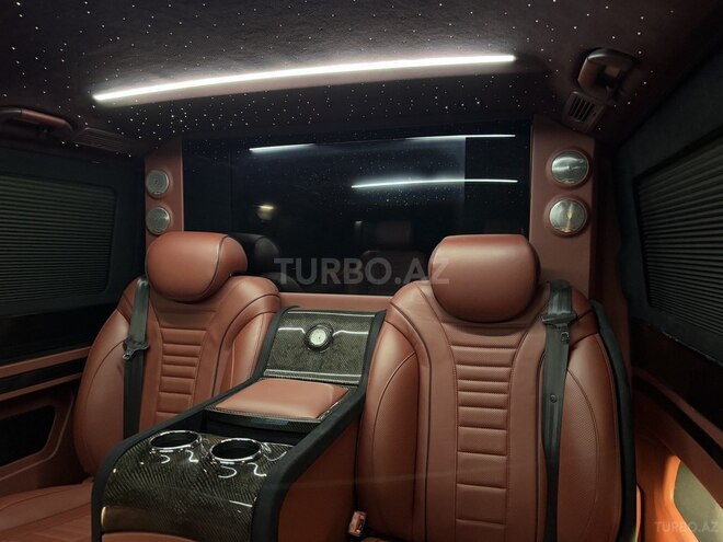 Mercedes V 220-19