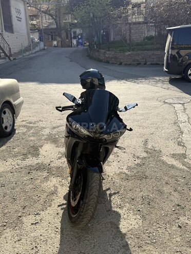 Yamaha YZF-R6-1